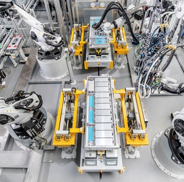 Im Technologiewerk in Schierling produziert Webasto hochmoderne Batteriesysteme und treibt seine Entwicklung zum führenden Systemanbieter für die Elektromobilität voran.